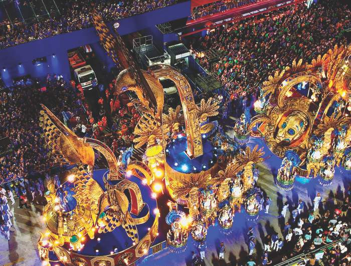 O Carnaval do Rio de Janeiro é o maior carnaval do mundo.