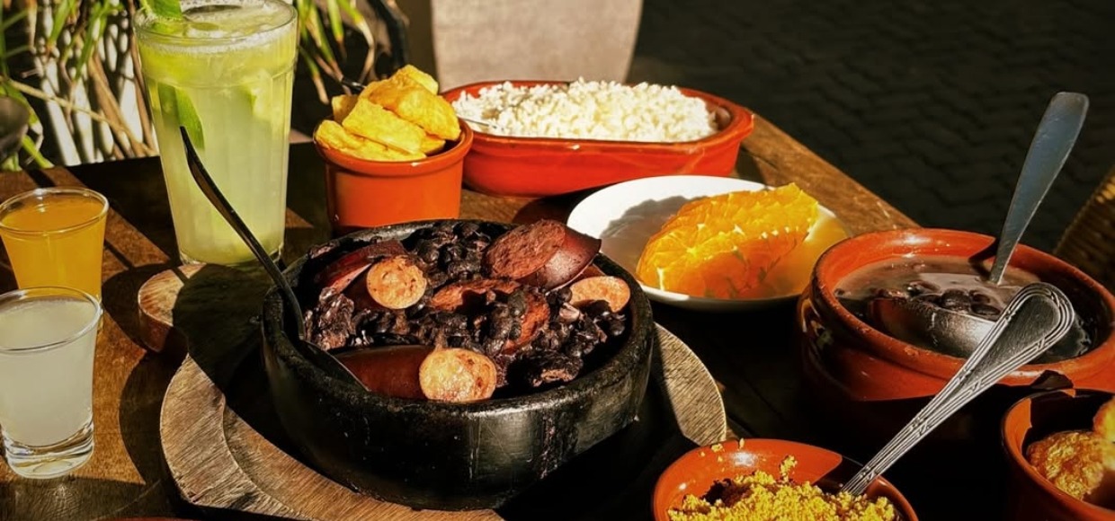 A feijoada também vive fora da cumbuca