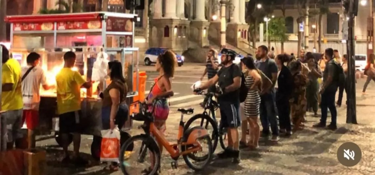 Comida de Rua no Rio de Janeiro: 10 paradas obrigatórias